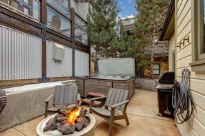 Casa, 2 habitaciones | Bañera de hidromasaje al aire libre