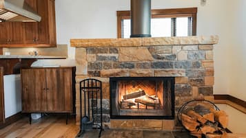 House, 2 Bedrooms | Interior