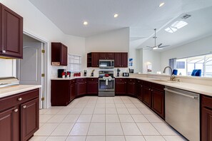 House, 4 Bedrooms | Private kitchen | Fridge, oven, toaster - 416bc-west Haven 4 Bedroom Home by RedAwning (Davenport)