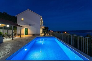 A heated pool - Seaview Villa Roko with heated pool (Jesenice, Dugi Rat)