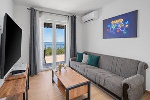 TV, video games, DVD player - Seaview Villa Roko with heated pool (Jesenice, Dugi Rat)