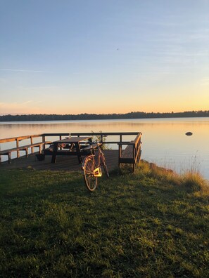 Outdoor dining - Magasinet - Cozy farmstay near forest & lake (Ingelstad)