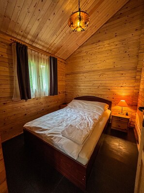 1 bedroom, WiFi, bed sheets - Featuring mountain views, this lodge features a garden, grill, WiFi and parking. (Mehadia)