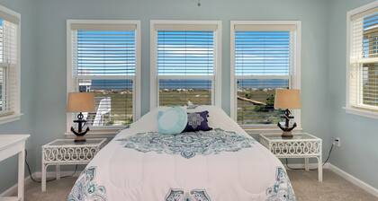 Beachfront Casa de Playa Blanca: Pet Friendly