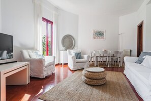House | Living area | Flat-screen TV - Casa Magnolia by Wonderful Italy (Aci Castello)