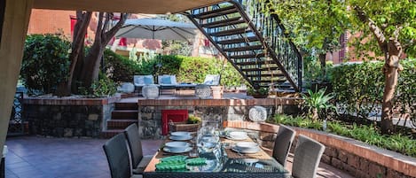 House | Terrace/patio
