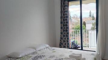 2 slaapkamers, een strijkplank/strijkijzer, wifi, beddengoed