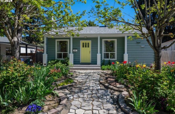 Exterior - Moss Haven Retreat (Portland)