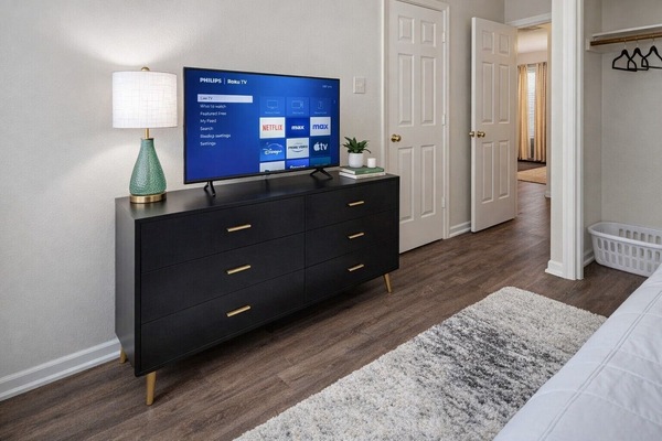 2 bedrooms, iron/ironing board, travel crib, free WiFi