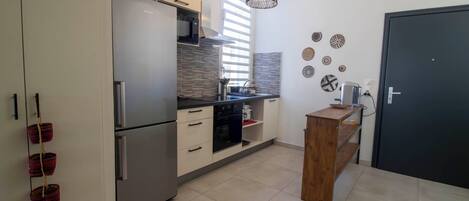 Fridge, microwave, oven, dishwasher