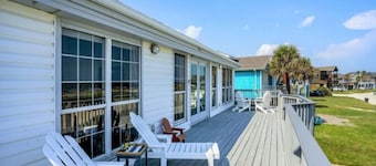 Casa De La Sirena--Beachfront Retreat in Spanish Grant!