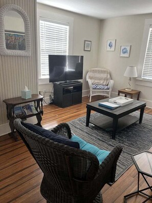 TV - Catch A Wave! 2 Blocks to the Beach! Two-Story, With Porch! (Galveston)