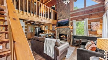 Televisión, chimenea y futbolito