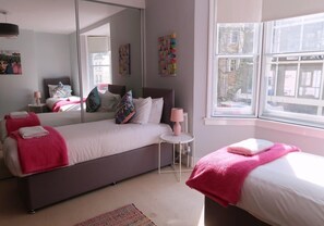 3 bedrooms, iron/ironing board, bed sheets