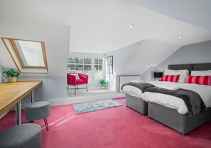 3 bedrooms, iron/ironing board, bed sheets