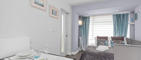 Desk, soundproofing, iron/ironing board, bed sheets