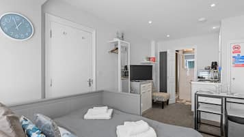 Desk, soundproofing, iron/ironing board, bed sheets