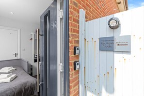 Schreibtisch, schallisolierte Zimmer, Bügeleisen/Bügelbrett, Bettwäsche