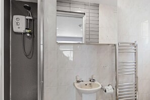 Dusche, Handtücher, Toilettenpapier