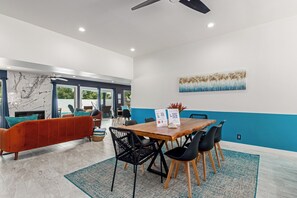 Dining - Perfect Winter Getaway: South Mountain Trails, Pool, near ASU, Golf, and Hiking! (Phoenix)
