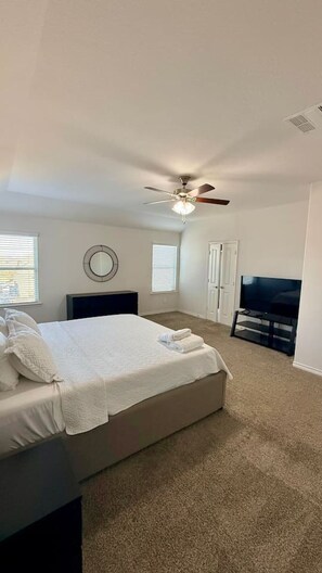 Desk, iron/ironing board, WiFi