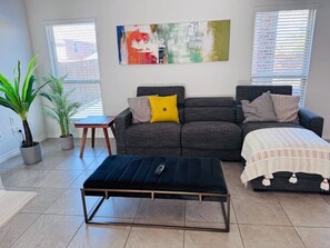 Televisión y chimenea 