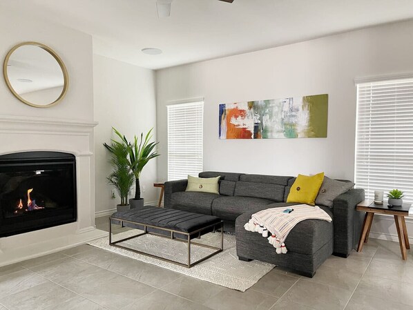 TV, fireplace