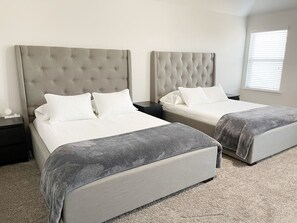 3 bedrooms, desk, iron/ironing board, WiFi