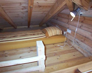 1 makuuhuone, silitysrauta/-lauta