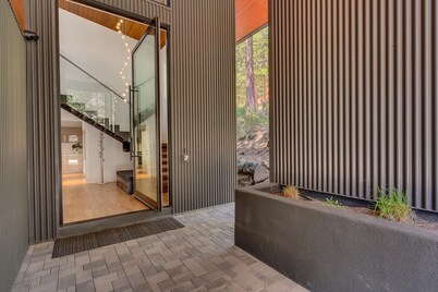 Modern Marvel - Incline Village - TLUXP