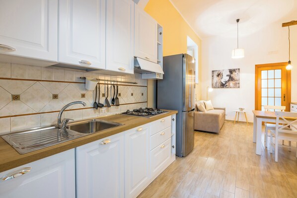 Fridge, microwave, stovetop, toaster