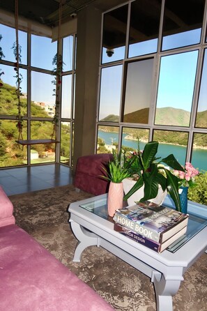 Télévision à écran plat, livres