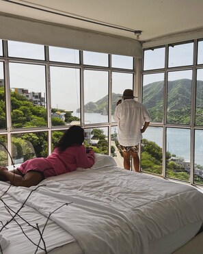 Chambre Supérieure, vue mer | Literie de qualité supérieure, couette en duvet d'oie, minibar