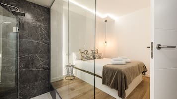 2 chambres, fer et planche à repasser, Wi-Fi gratuit, draps fournis