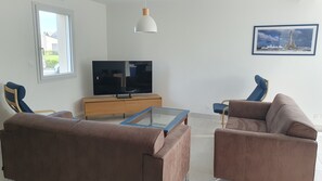 Smart TV - Le Gîte de la Grange de Dîme. Gite Tout Confort à 1 km du Phare de Gatteville (Gatteville-le-Phare)
