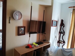 1 makuuhuone, silitysrauta/-lauta, vuodevaatteet