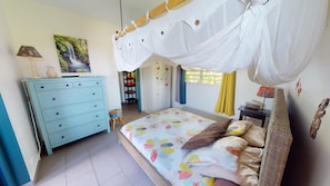 1 habitación, tabla de planchar con plancha, wifi gratis y ropa de cama 