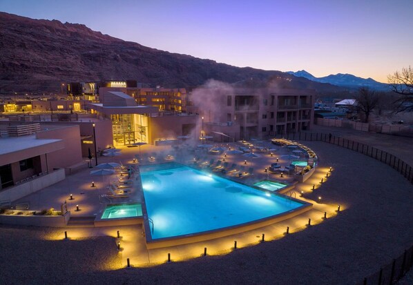 Beheizter Pool