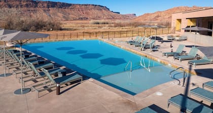 Luxury Desert Retreat a Thrill Seekers Dream!