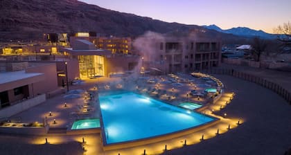 Luxury Desert Retreat a Thrill Seekers Dream!