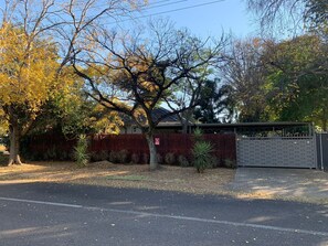 Front of property - Saba Saba Guest House (Pretoria)