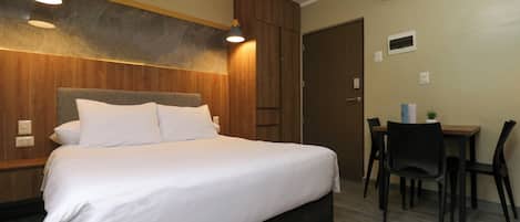 1 bilik tidur, ruang kerja komputer riba, seterika/papan seterika