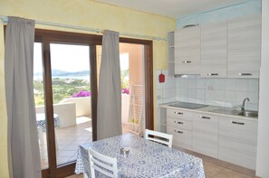 Room, Balcony, Sea View | Private kitchen | Fridge, stovetop, cookware/dishes/utensils, freezer