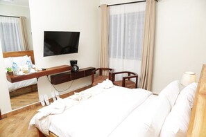 Escrivaninha, espaço de trabalho para notebook, Wi-Fi de cortesia