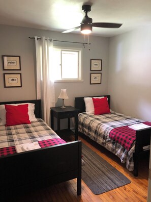 3 bedrooms, iron/ironing board, free WiFi, bed sheets