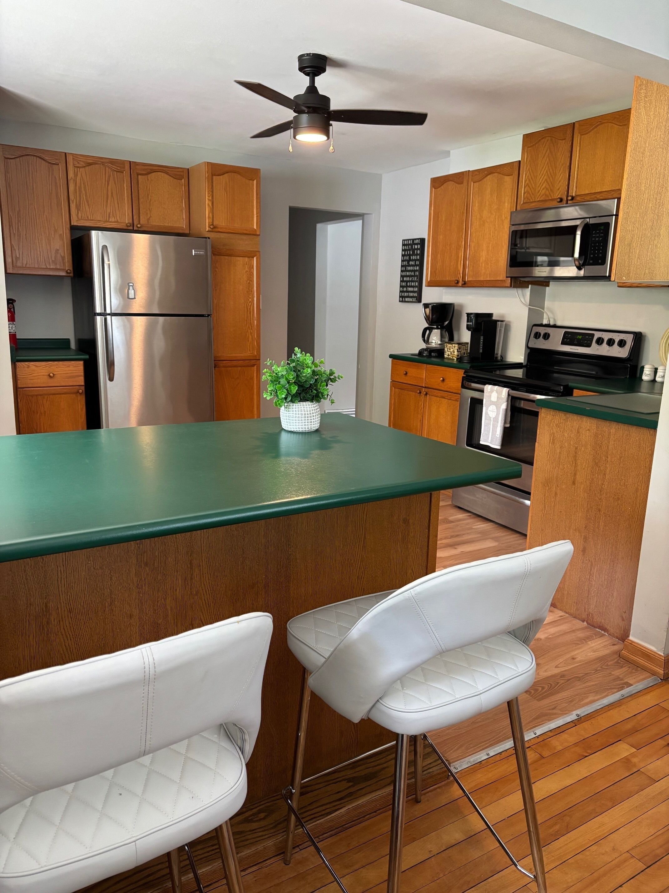 Coffee/tea maker, fridge, microwave, oven