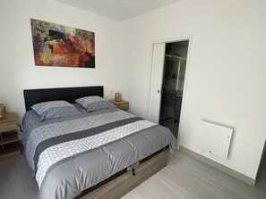 2 bedrooms, iron/ironing board, travel crib, free WiFi - Le Carioca (Chevannes)