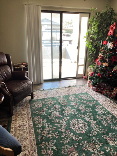 Executive one bedroom, close to all fun, food and drink.  Great location!!