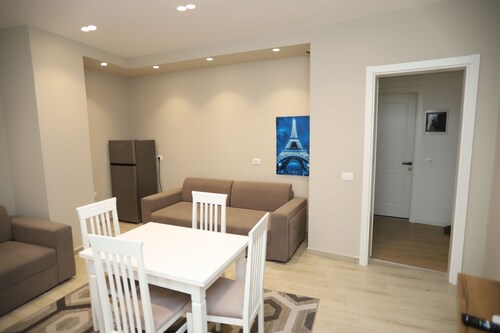 L&M Homes Korçë Cozy Apartment with Garden