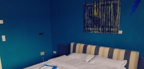 3 Schlafzimmer, Schreibtisch, Bügeleisen/Bügelbrett, WLAN
